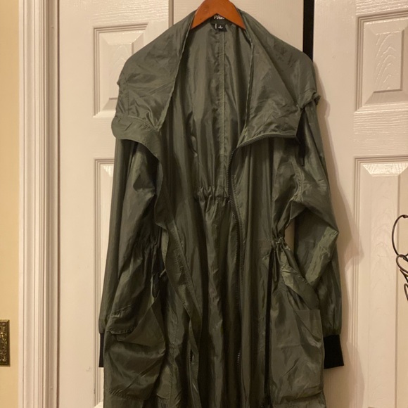 Rare Ivy Park Windbreaker - Picture 2 of 6